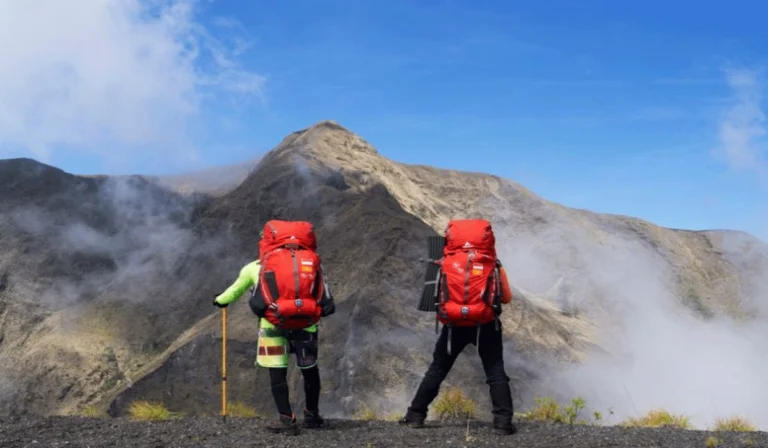 Mountaineering Clothing, The Secret to Comfort and Safety in Extreme Terrain